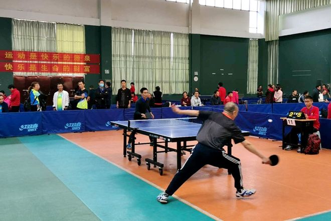 场上不断攀 场上不断攀